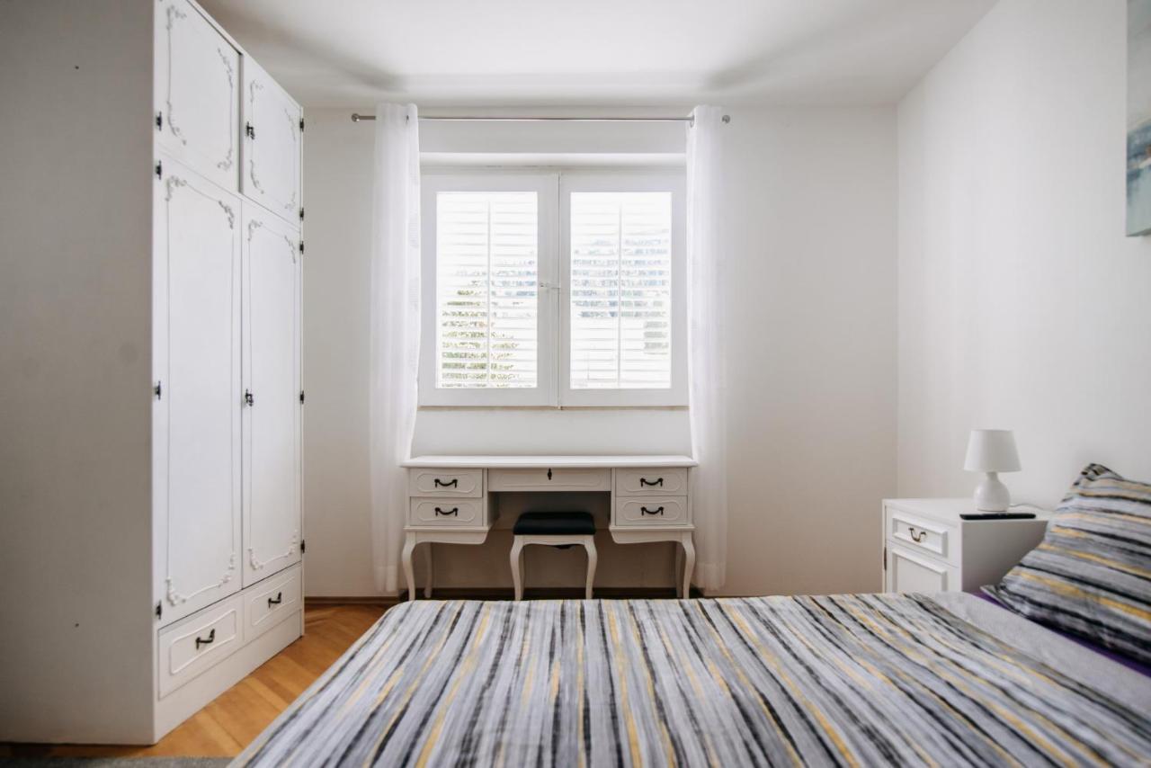 Sunnynest Apartment - 3Br Apt With Free Parking & Wi-Fi, Close To Lapad Bay Beach 두브로브니크 외부 사진